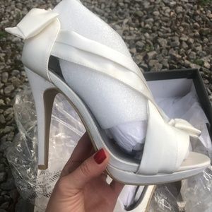 Vera Wang Heels